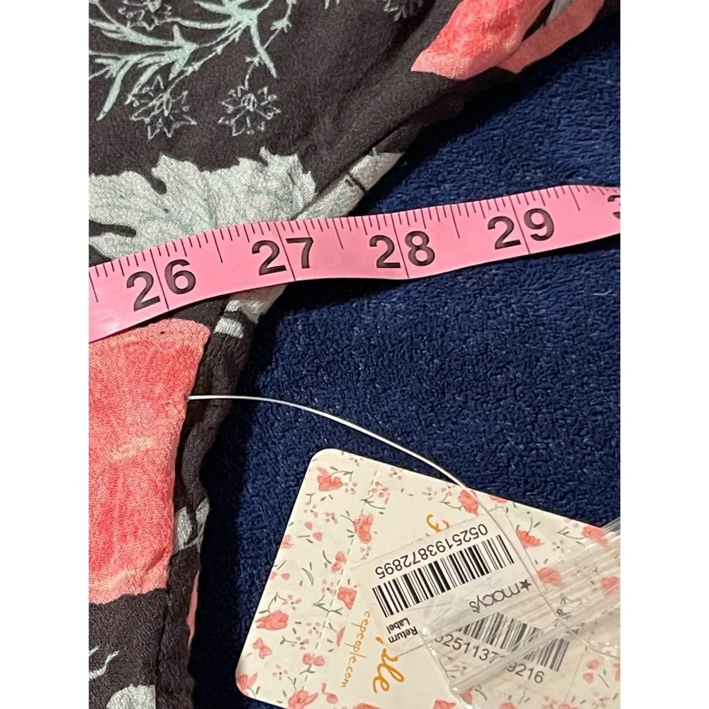 Free People Black and Pink Floral Blouse NWT SZ XS - Picture 5 of 11
